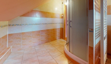 Rd-Surianky-Bathroom1.jpg