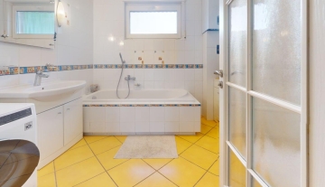 Sladkovicova-ulica-Ivanka-pri-Dunaji-4-izbovy-RD-Bathroom.jpg