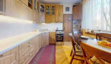 Vystavna-13-Nitra-3-Izbbyt-Kitchen.jpg