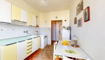 Útulný 2-izbový byt v tehlovom dome na Nevädzovej ulici v Trnave – pokoj, zeleň a súkromie